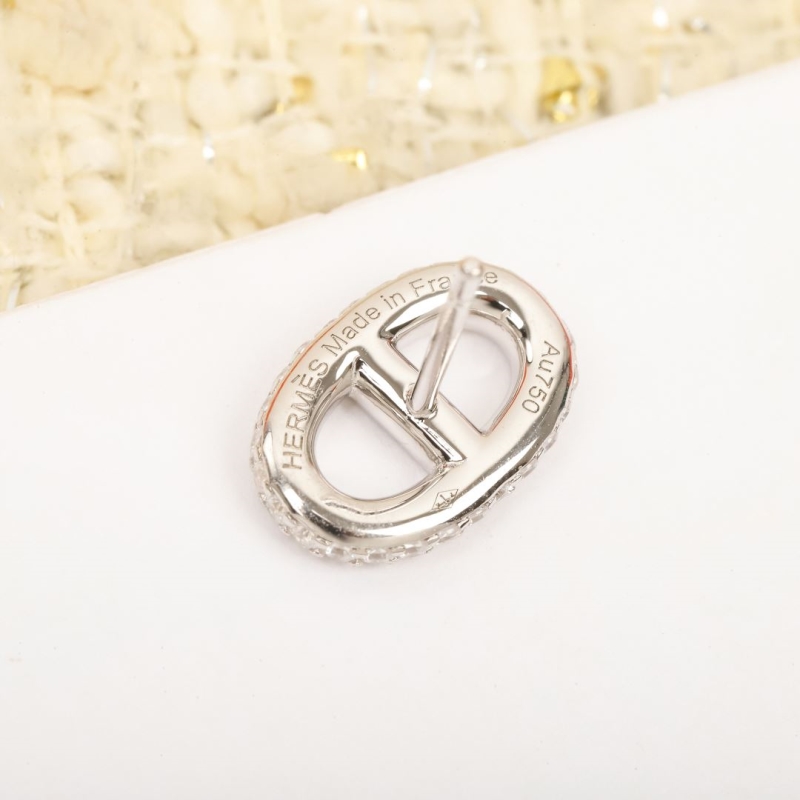 H**me5 earrings